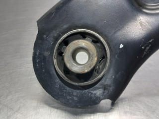 BRAZO SUSPENSION INFERIOR DELANTERO IZQUIERDO PEU