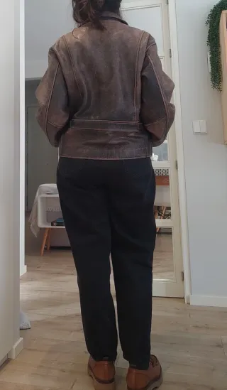 Cazadora mujer. Cuero marrón, vintage.