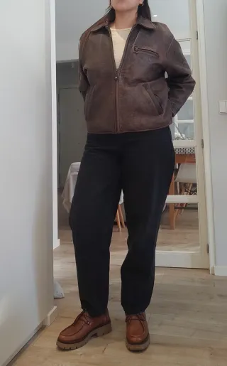 Cazadora mujer. Cuero marrón, vintage.