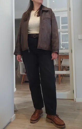 Cazadora mujer. Cuero marrón, vintage.