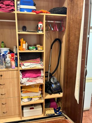 Armario grande de madera