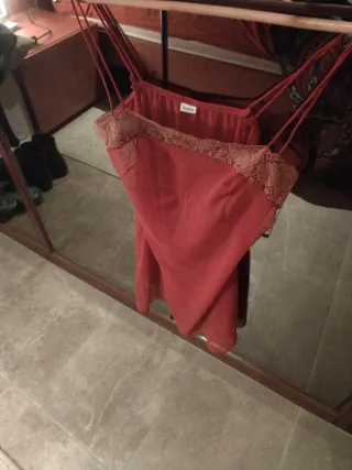 Camisón corto Ivette rojo con encaje
