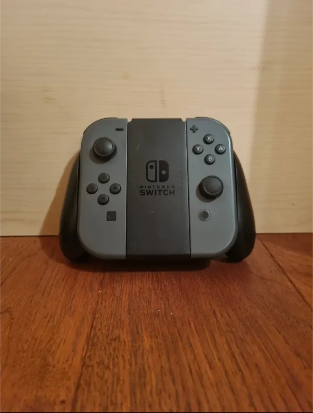 Nintendo Switch + Mario Kart 8 + Acessórios