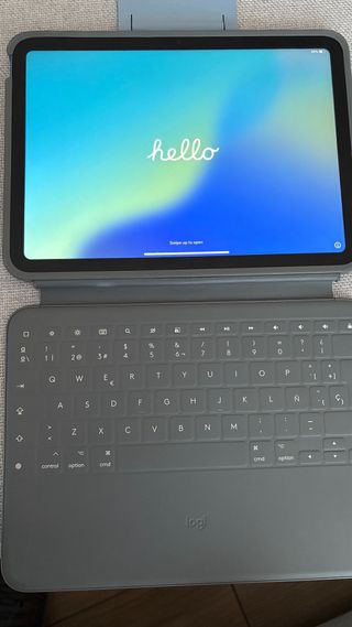 iPad 10ª Gen 64GB Plata con teclado