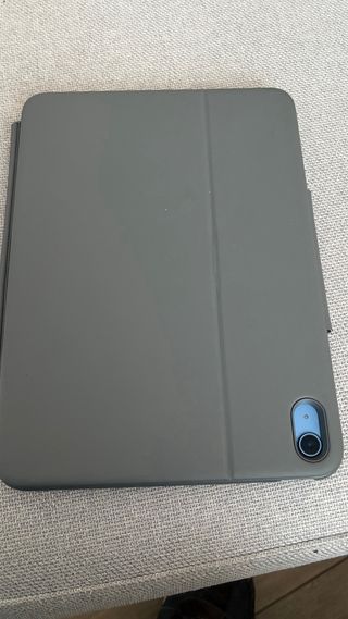 iPad 10ª Gen 64GB Plata con teclado