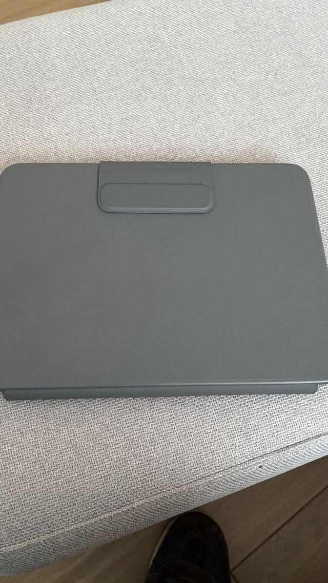 iPad 10ª Gen 64GB Plata con teclado