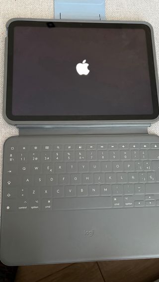 iPad 10ª Gen 64GB Plata con teclado