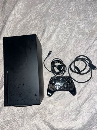 Xbox Series X Negra + Mando y Cables