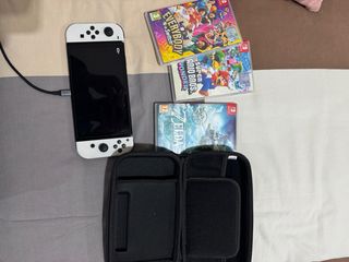 Nintendo Switch OLED Bianca