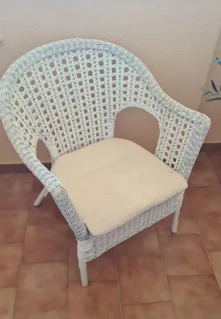 Poltrona in vimini bianco