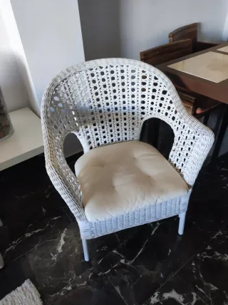 Poltrona in vimini bianco