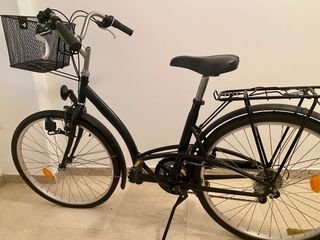 Bicicleta de paseo negra