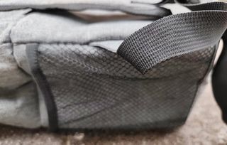 Mochila gris multifuncional