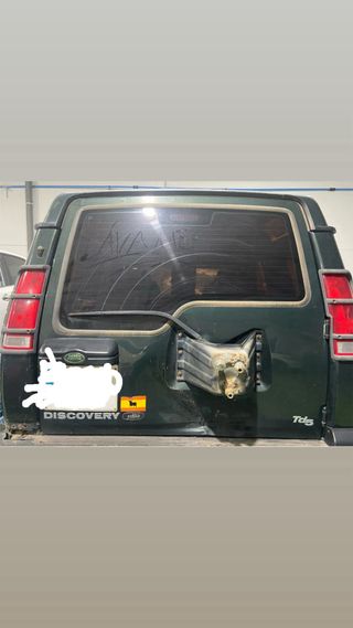 luna trasera del land rover discovery