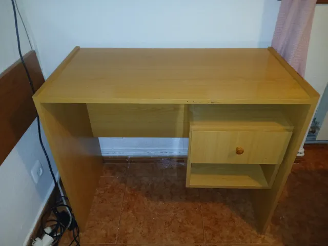 Escritorio haya claro con cajón