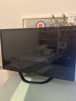 Televisor LG 24” para dormitorio o cocina