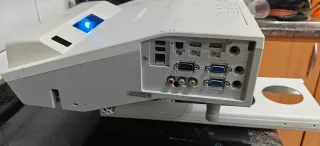 Proyector Hitachi HDMI