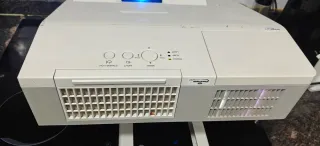 Proyector Hitachi HDMI