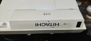 Proyector Hitachi HDMI
