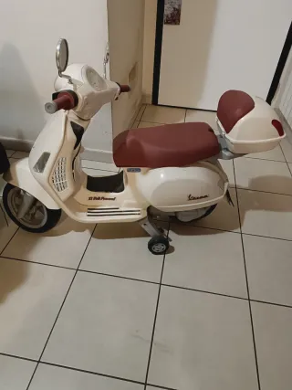 Vespa Piaggio elettrica per bambini