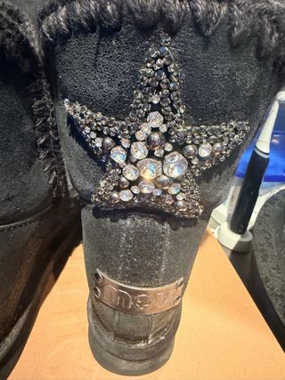 Botas MOU negras con estrellas talla 37