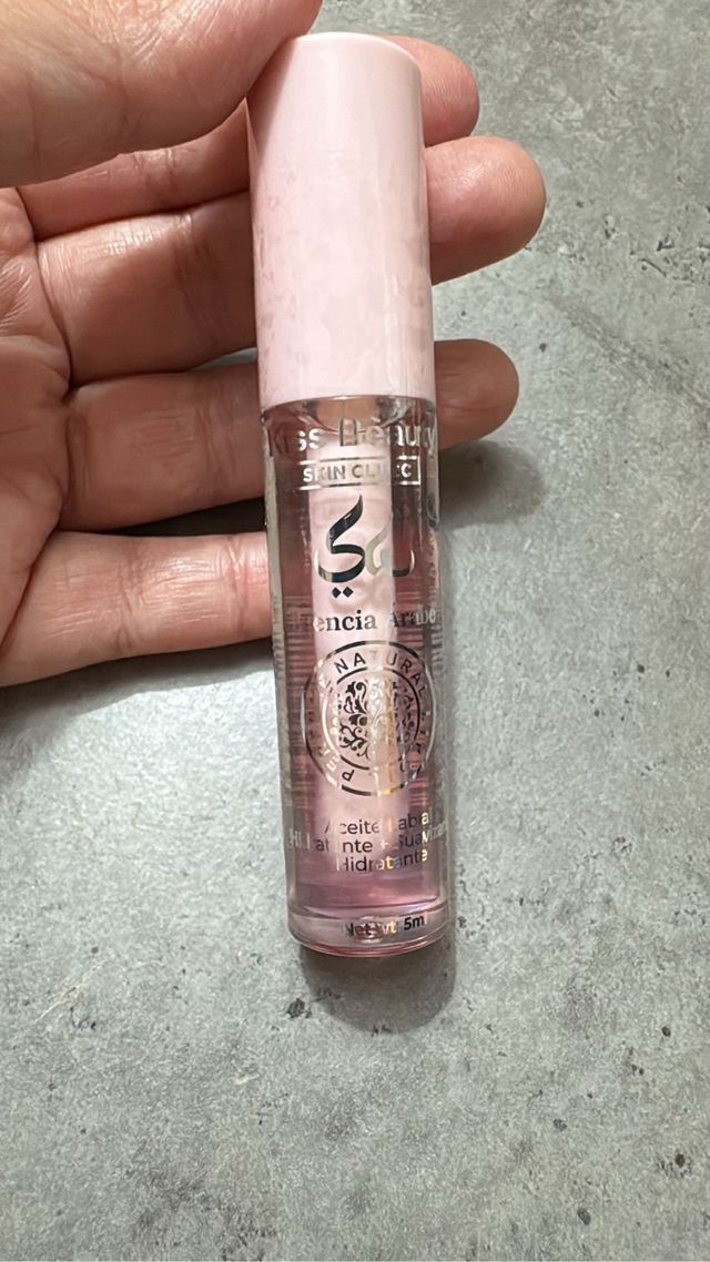 Lote de 12 productos de belleza Yara