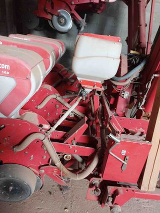 Sembradora Kverneland Optima HD.