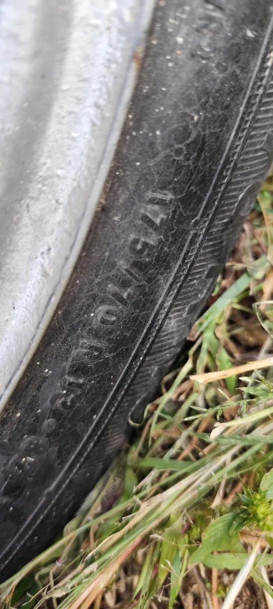 Neumático 175/70 R13