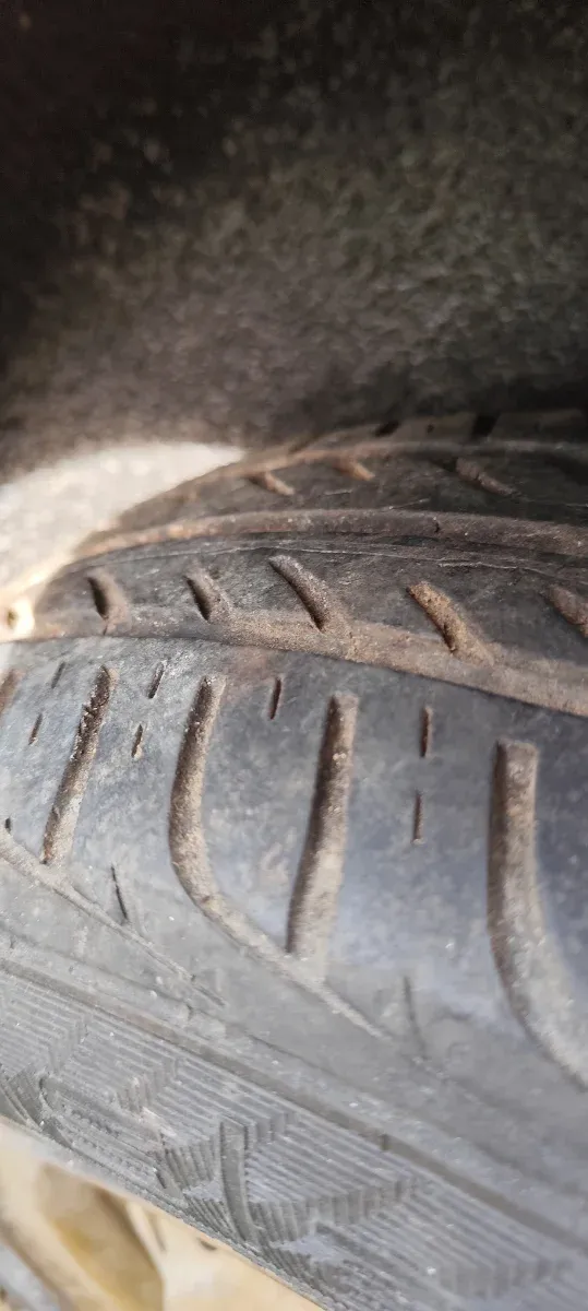 Neumático 175/70 R13