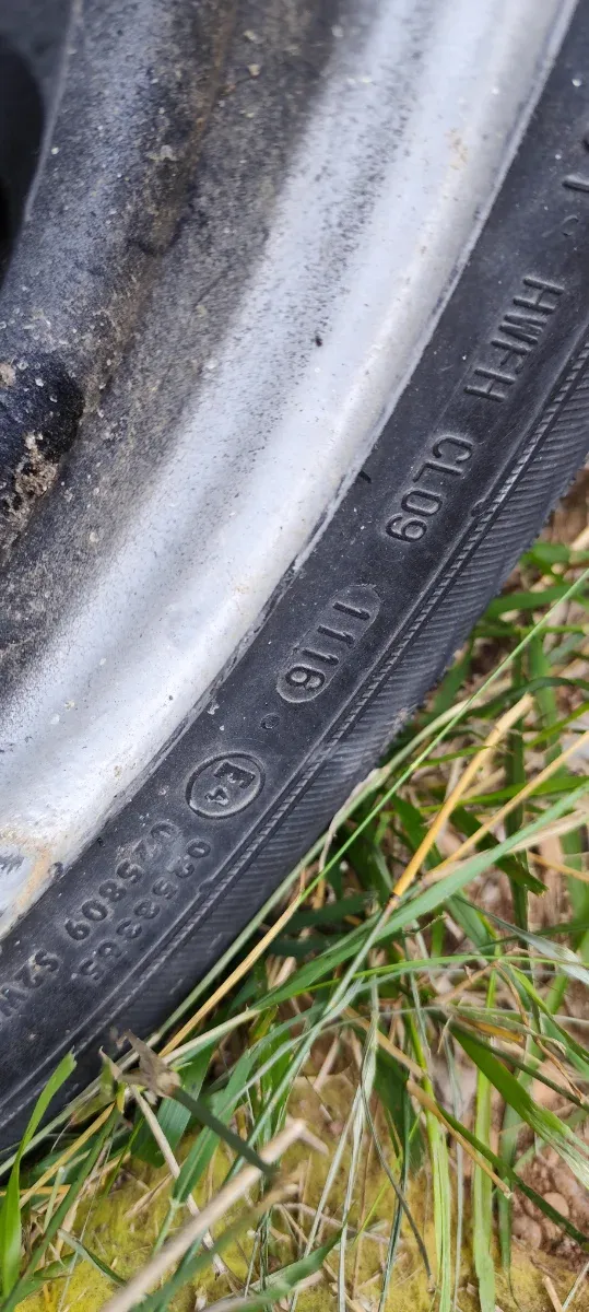 Neumático 175/70 R13