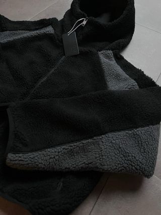 Chaqueta Polar Mertra Negra y Gris