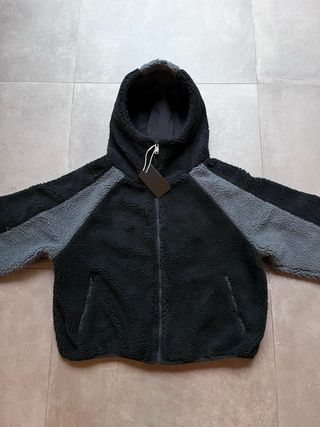 Chaqueta Polar Mertra Negra y Gris