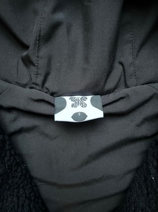 Chaqueta Polar Mertra Negra y Gris