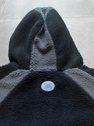 Chaqueta Polar Mertra Negra y Gris