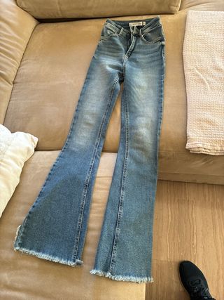 Pantalón vaquero flare chica