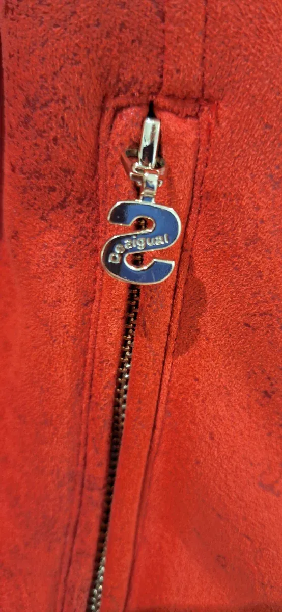 Cazadora polipiel Desigual Roja