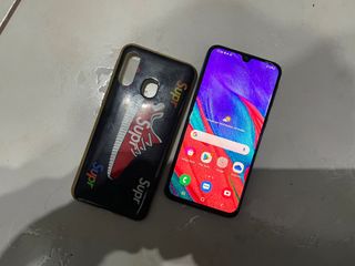Samsung Galaxy A40 azzurro