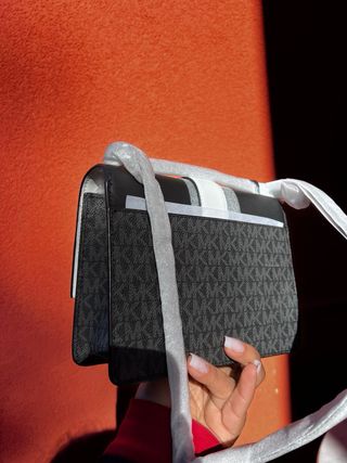 Borsa Michael Kors nera e bianca