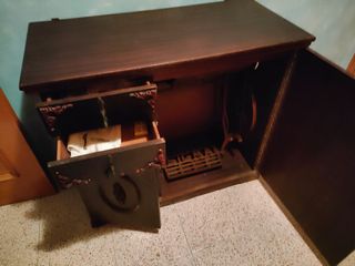 Maquina antigua de coser Sigma con mueble