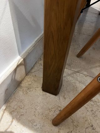 Mesa de comedor de madera
