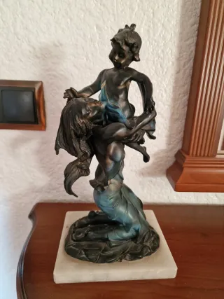 Figura antigua de bronce