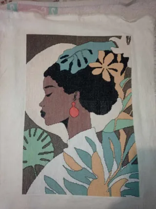 Bordado punto de cruz mujer y flores