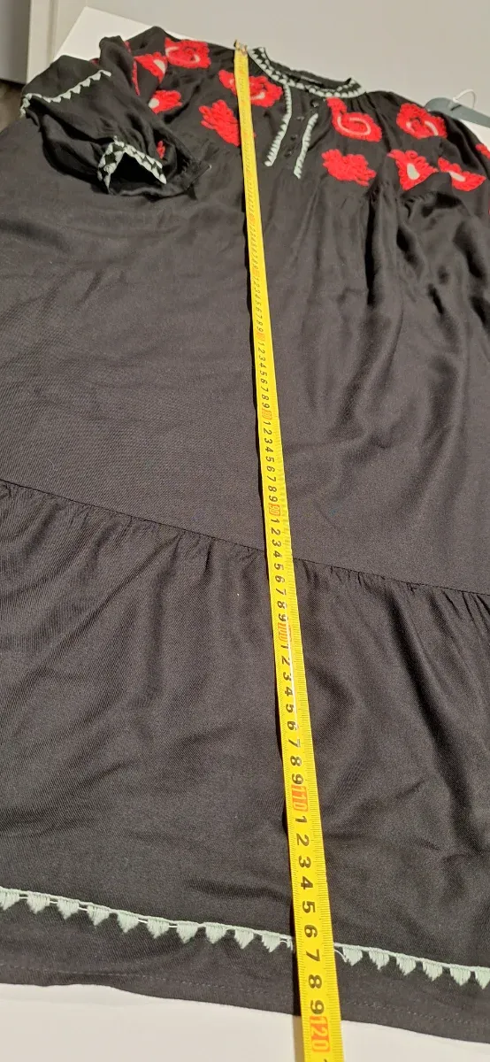 Vestido midi boho negro bordado