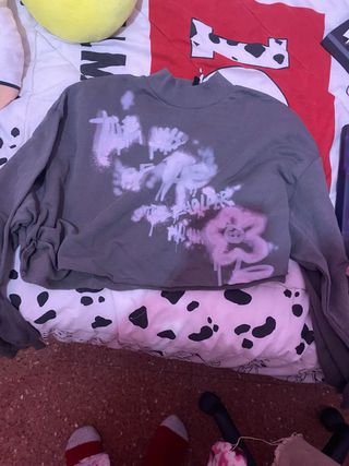 Sudadera corta gris y rosa