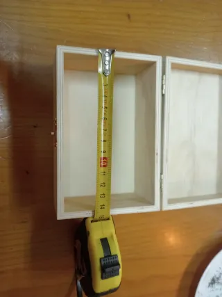 Caja de madera decorada con corazón