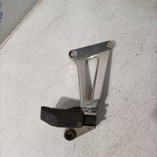 Estribera pasajero lado derecho Honda CBR 125 2005