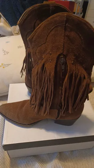 Botines de Piel con Flecos Todo piel