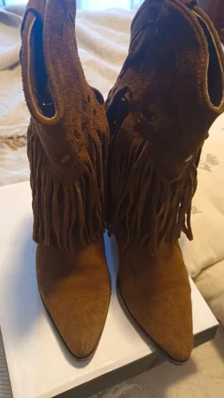 Botines de Piel con Flecos Todo piel