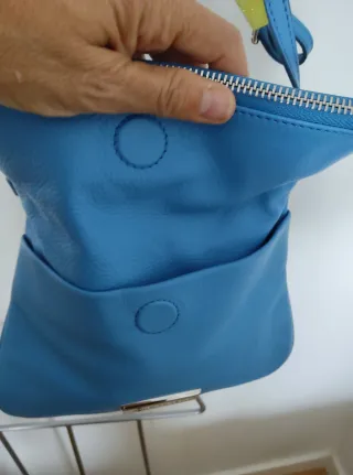 Bolso Piel Bimba y Lola Azul.Etiquetas