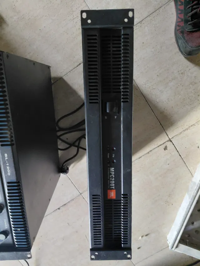Amplificadores JBL MPC200T y SA-1500